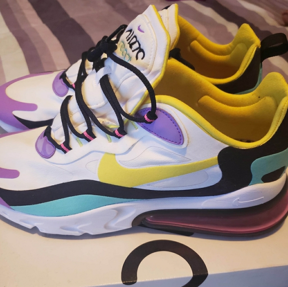 Sneakers (nike)